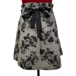 BUTTONS skirt with ribbon belt size medium